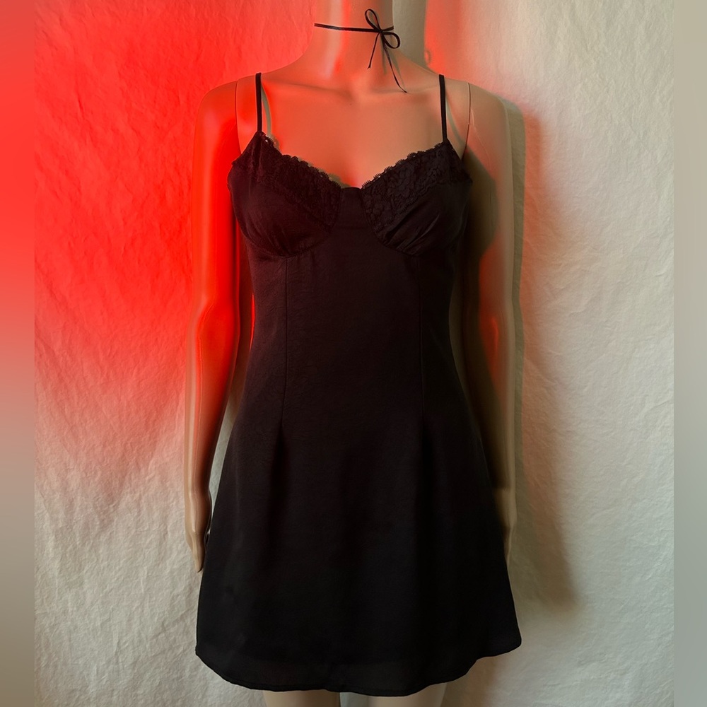 STEVE MADDEN Lace Mini Dress - Picture 3 of 4